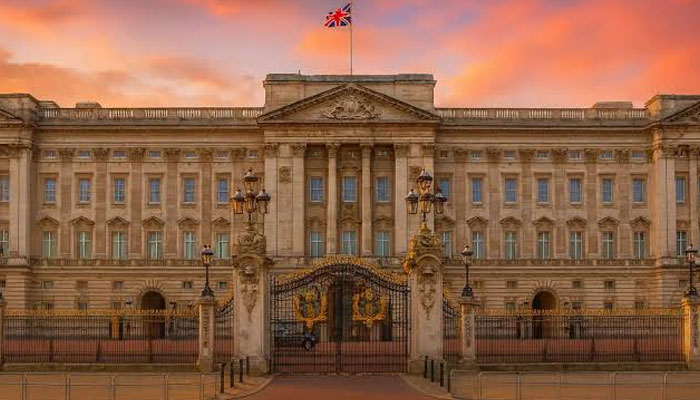 Palace unveils special coronation gift for monarch with over 700 diamonds
