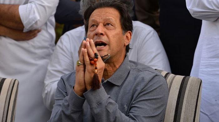 Govt files review plea against SC order to shift Imran Khan to private hospital