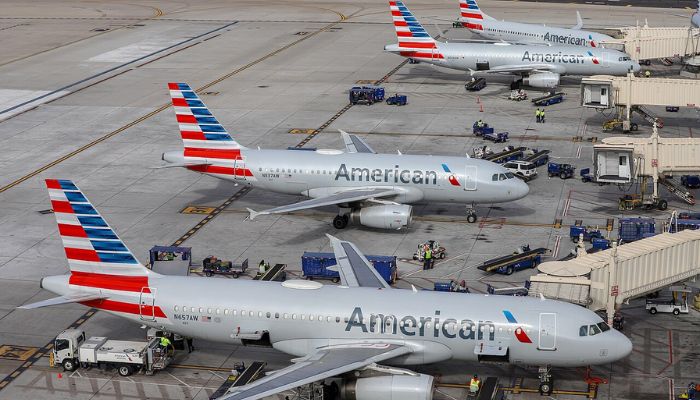Laptop bursts into flames on American Airlines flight, pilot fears 5 burned: What caused it?