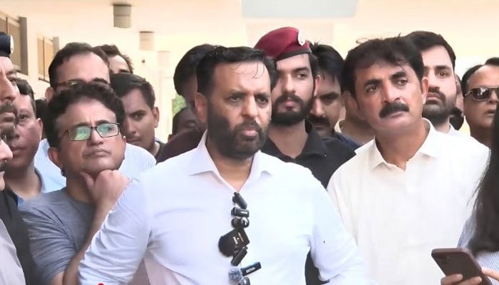 Federal Health Minister Mustafa Kamal speaks with media persons outside Pakistan Institute of Medical Sciences (Pims) in Islamabad on August 26, 2026. — YouTube/Geo News