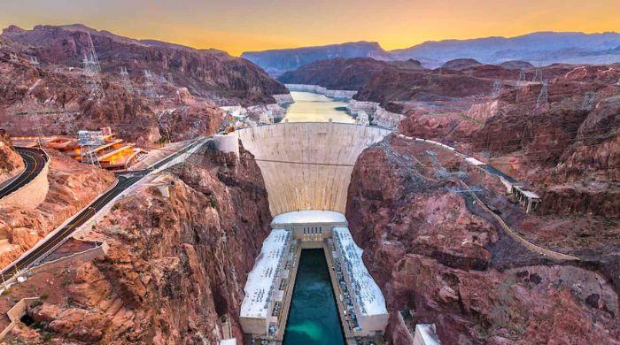 Hoover dam faces shut down risk, 40 million Americans at risk of losing power