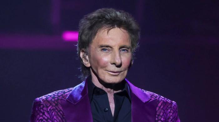 Barry Manilow announces touring break after 'pushing a little too hard'