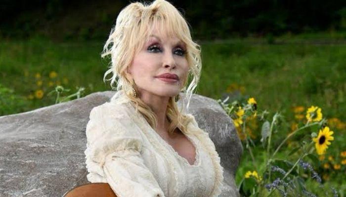 CNN admits mistake after Dolly Parton tribute goes wrong