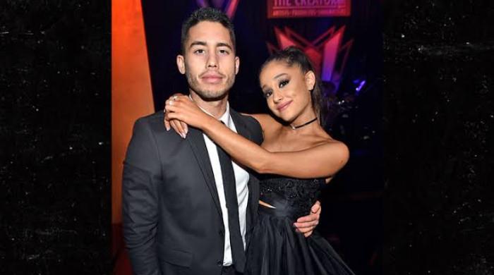 Ariana Grande shares sweet backstage moment with Ricky Alvarez 