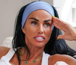 Katie Price debuts new tattoo with meaningful message 