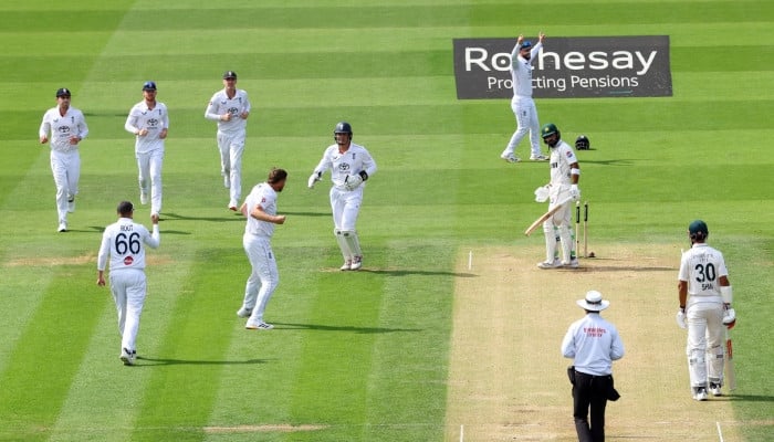 Second Test: England beat Pakistan at Lord's to claim three-match series