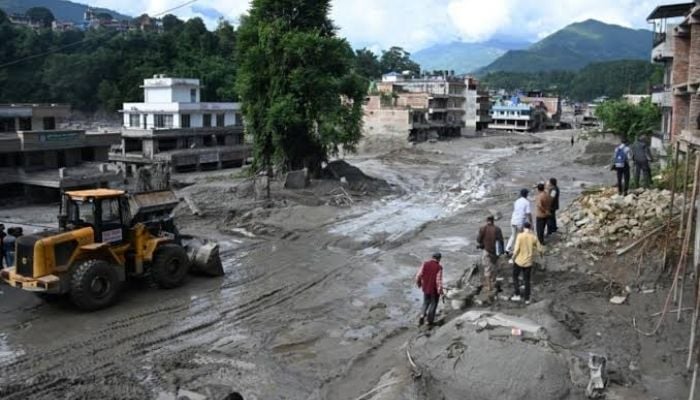 Nepal on high alert after fresh flood warnings, death toll reaches 900