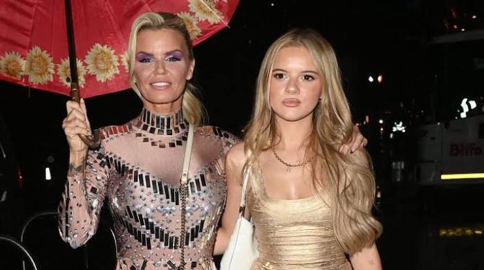 Kerry Katona, daughter Heidi make show-stopping entrance in metallic dress