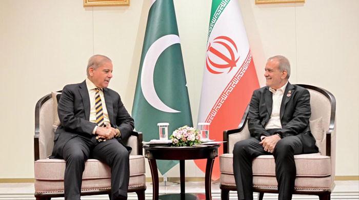 In meeting with Iran's president, PM stresses building on Islamabad MoU for lasting peace