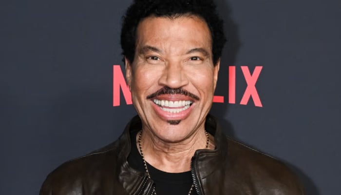 Lionel Richie hospitalized in ICU after St. Louis concert