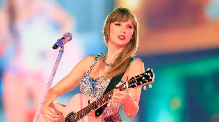 Taylor Swift donates $50,000 to Rhode Island mom injured while crash