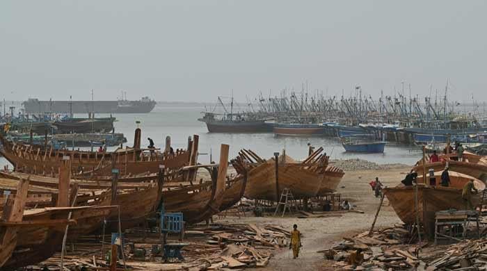 Boat builders keep Pakistan's fishing heritage afloat
