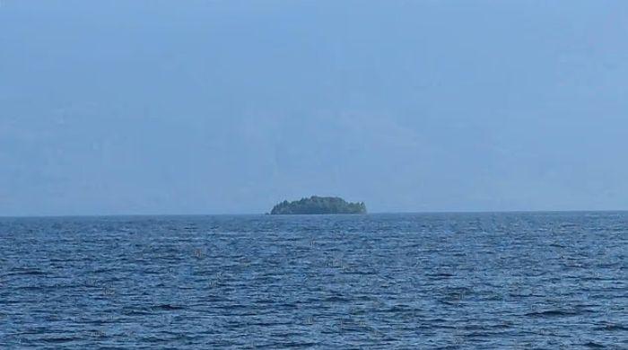 Mystery island appears in Canada, then vanishes without a trace