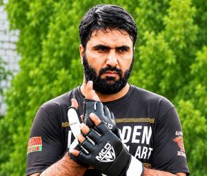 Pakistani martial artist Irfan Mehsood sets new Guinness World Record