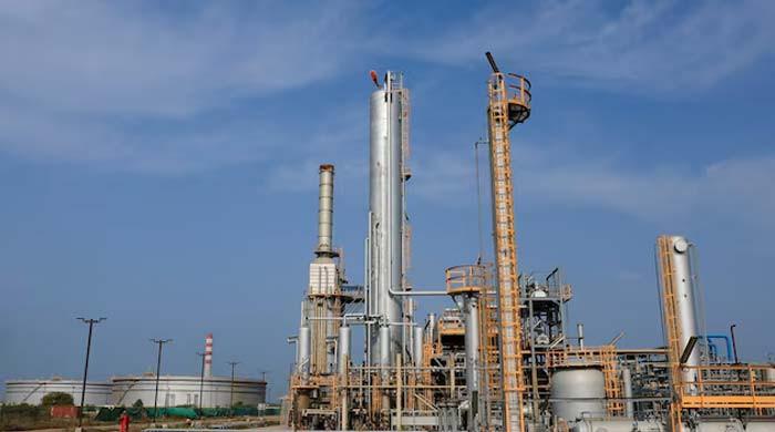 Pakistan set to sign agreements with five oil refineries for $6bn investment