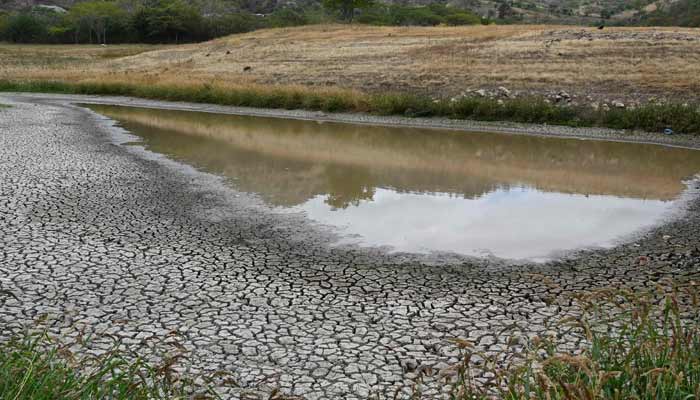 A view of Los Laureles reservoir with low water levels in Tegucigalpa on September 2, 2026.— AFP