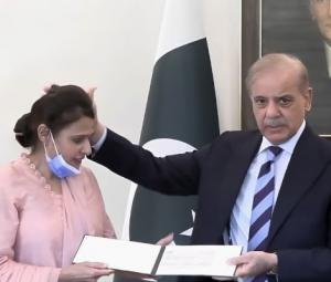 Razia Noreen, nurse who saved newborn in Pims fire, to receive civil award