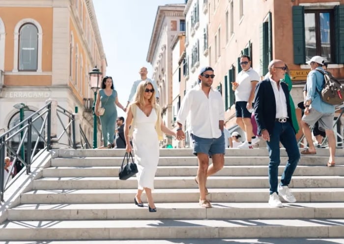 Sydney Sweeney, Scooter Braun pack on PDA during Italy getaway: Look