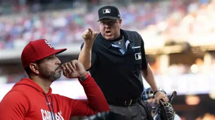 Cardinals manager Oliver Marmol ejected after umpire tells rookie to fix his hat