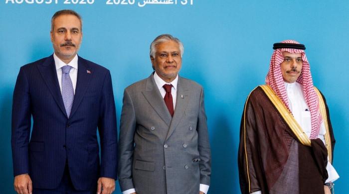 Dar holds talks with Saudi, Turkish FMs on Makkah pact