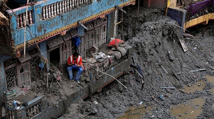 Pakistan sends 100 tonnes of humanitarian aid to disaster-hit Nepal