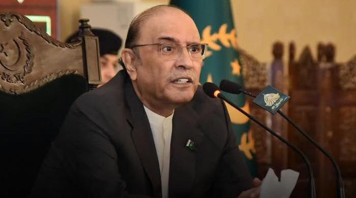 President Zardari shortens London visit amid growing debate over new provinces