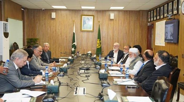 Fuel levy: JI submits six proposals to govt, says protest will continue alongside talks