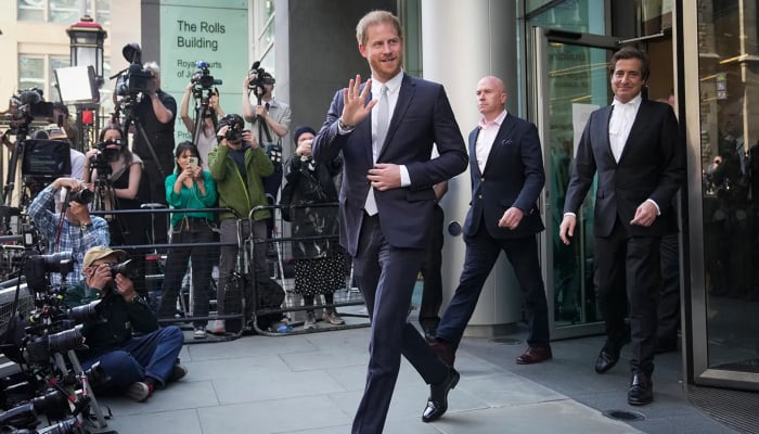 Prince Harry makes important call to King Charles as tension deepens