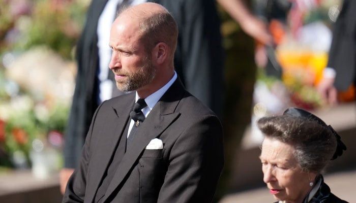Prince William, Princess Anne walk behind King Harald V coffin: Watch
