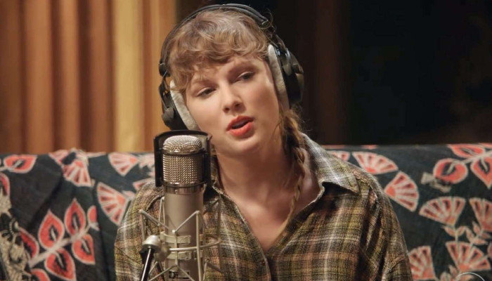 Taylor Swift celebrates country return with new 'TS13' Easter Egg
