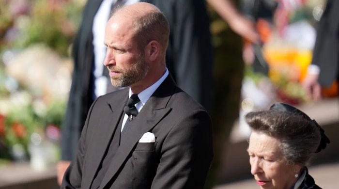 Prince William, Princess Anne walk behind King Harald V coffin: Watch
