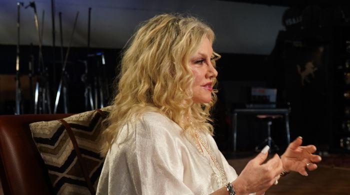 Dolly Parton's sister says even family didn't know about cancer diagnosis