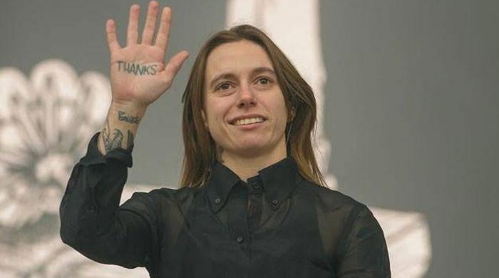 Julien Baker surprises fans with unreleased songs during live pop-up 