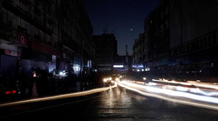 PM Shehbaz orders no power outages lasting over two hours