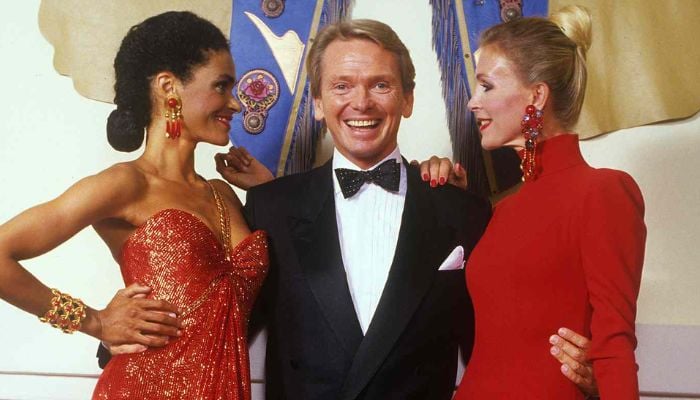 How did Bob Mackie, legendary costume designer, die?