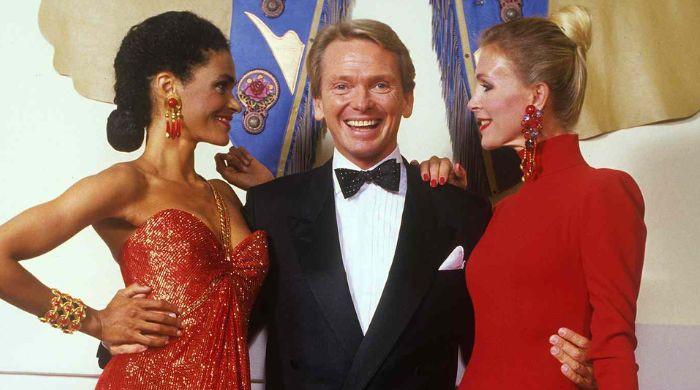 How did Bob Mackie, legendary costume designer, die?