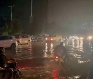 Karachi likely to receive light rain over next few hours: Met Office