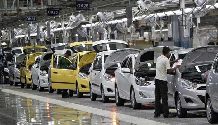 Workers assemble cars inside the Hyundai Motor India Ltd. plant at Kancheepuram district in the southern Indian state of Tamil Nadu, October 4, 2012. — Reuters/File