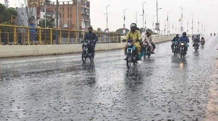 Karachi likely to receive light rain today amid hot, humid weather