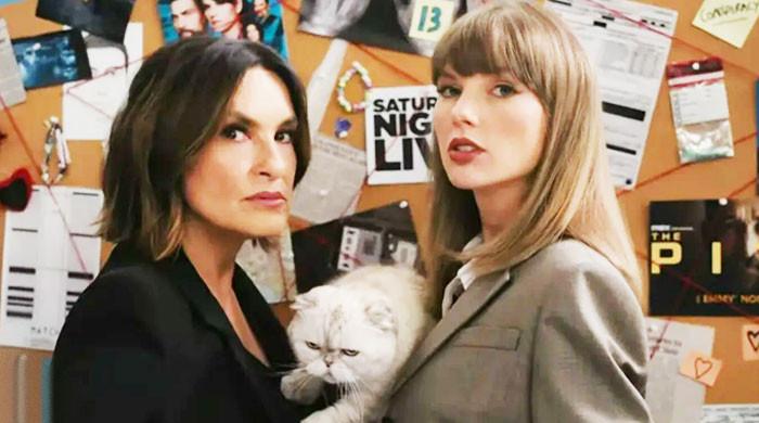 Taylor Swift makes surprise appearance at the 2026 Emmys 