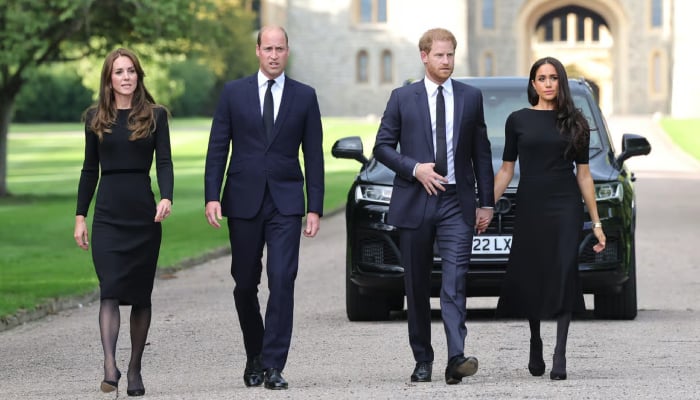 Prince William faces awkward Harry question as Duke reaches home
