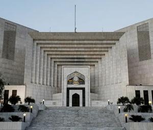 SC seeks AGP's legal assistance on FCC's jurisdiction to hear Imran's hospital transfer case