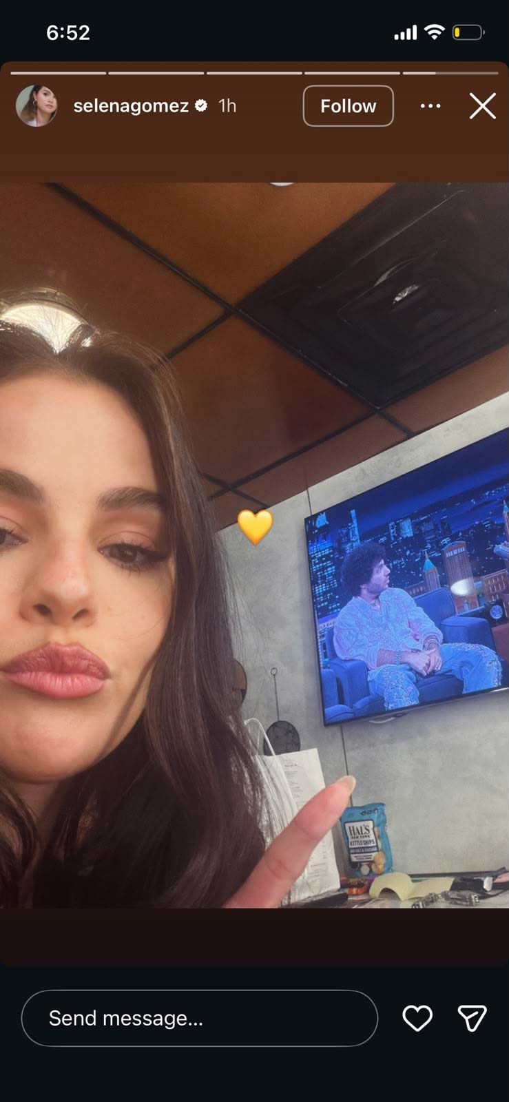 Selena Gomez makes adorable declaration for Benny Blanco with playful pout