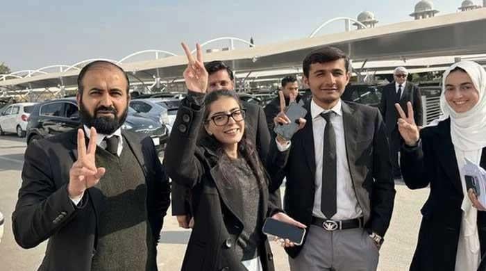 SC suspends Imaan Mazari, husband's sentences in controversial tweets case