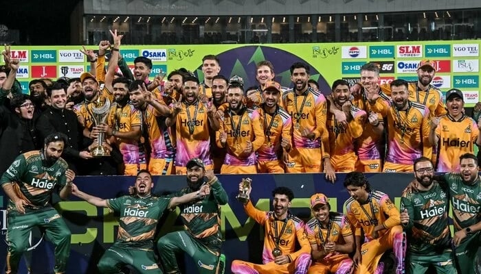 Peshawar Zalmi celebrate PSL 11 victory after the final match against Hyderabad Kingsmen in Lahore on May 3, 2026. — X@babarazan258