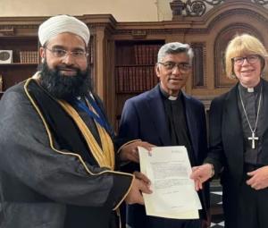 UK's Lambeth Palace withdraws Tahir Ashrafi award on same day over past bin Laden remarks