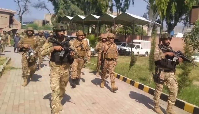 Security forces carry out an operation against terrorists at Kohat Police Lines in Khyber Pakhtunkhwa, September 19, 2026. — Truth Wire
