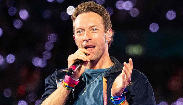 Chris Martin gives London crowd surprise ‘Viva La Vida’ performance