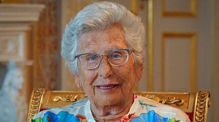 Princess Astrid mourned by Norway's leaders signing Palace book of condolences