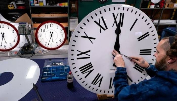 Daylight saving time 2026: When clocks fall back, how it affects sunrise